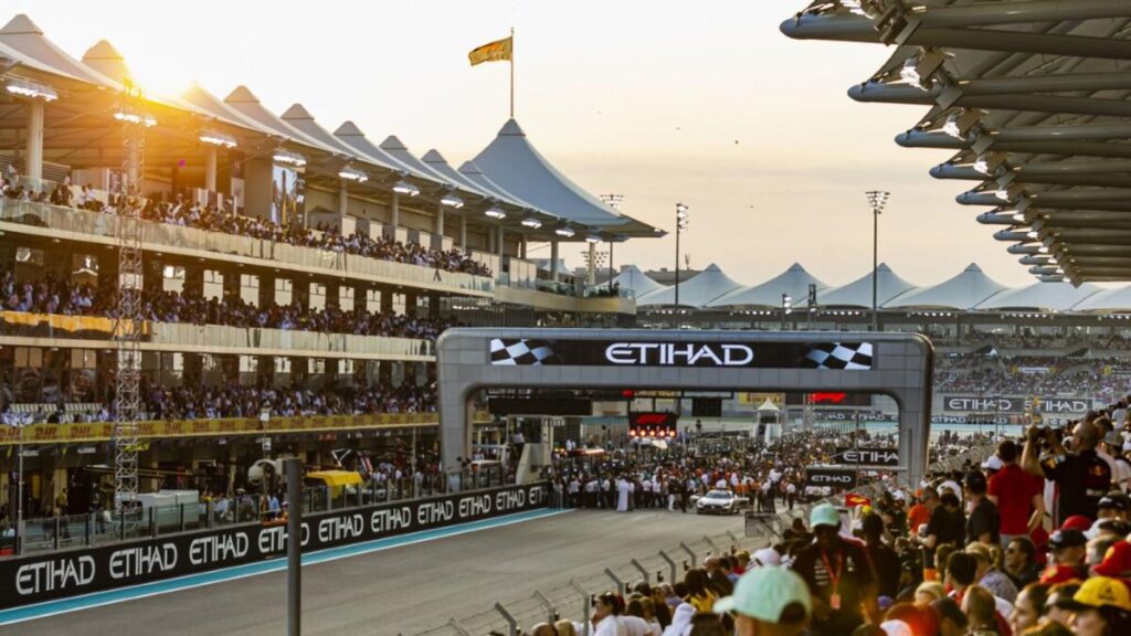 how to buy vip paddock club passes to the abu dhabi grand prix, Abu Dhabi F1 tickets, Paddock Club™ tickets, luxury F1 experience, Yas Marina Circuit, F1 VIP tickets, F1 Grand Prix luxury packages, buy F1 tickets, F1 exclusive access, F1 gourmet dining, F1 track tours.